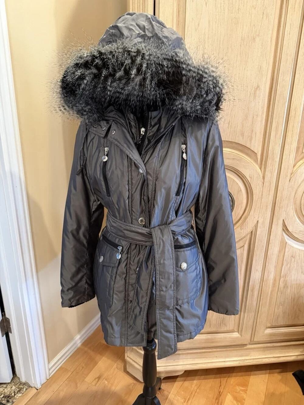 Betsey Johnson gray pewter belted hooded puffer jacket women’s size large NEW
